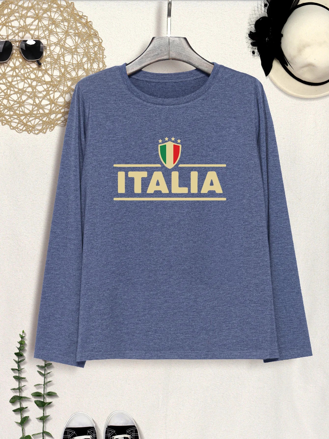 "Trendy ITALIA Graphic T-Shirt for Women - Y2K Casual Top for 2024!"