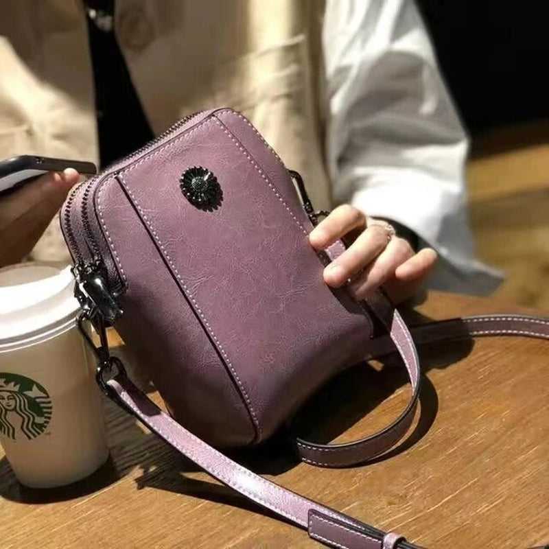 "Stylish Leather Crossbody Phone Bag for Women - Fashionable and Versatile!"