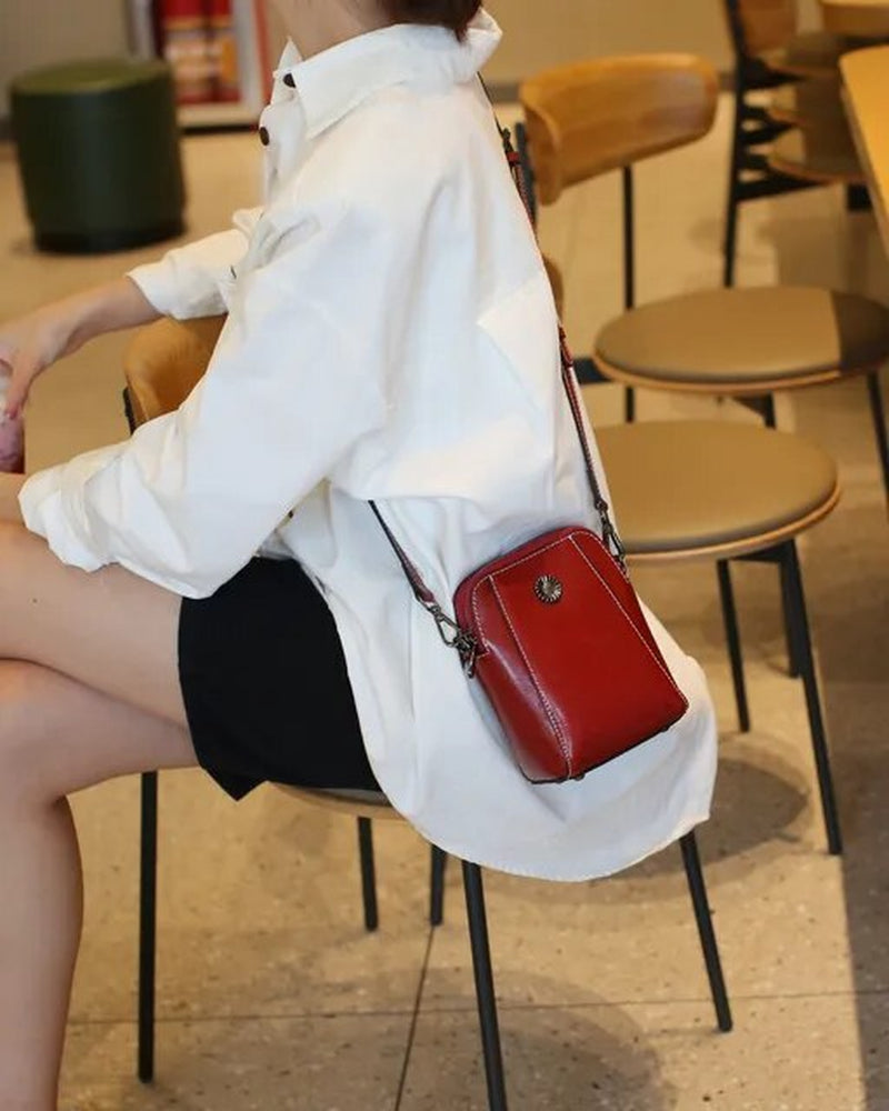 "Stylish Leather Crossbody Phone Bag for Women - Fashionable and Versatile!"